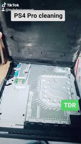 How to clean a PS4 Pro in 1 minute - YouTube